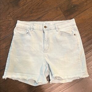Judy Blue Women's Light Blue Frayed Hem Jean Shorts